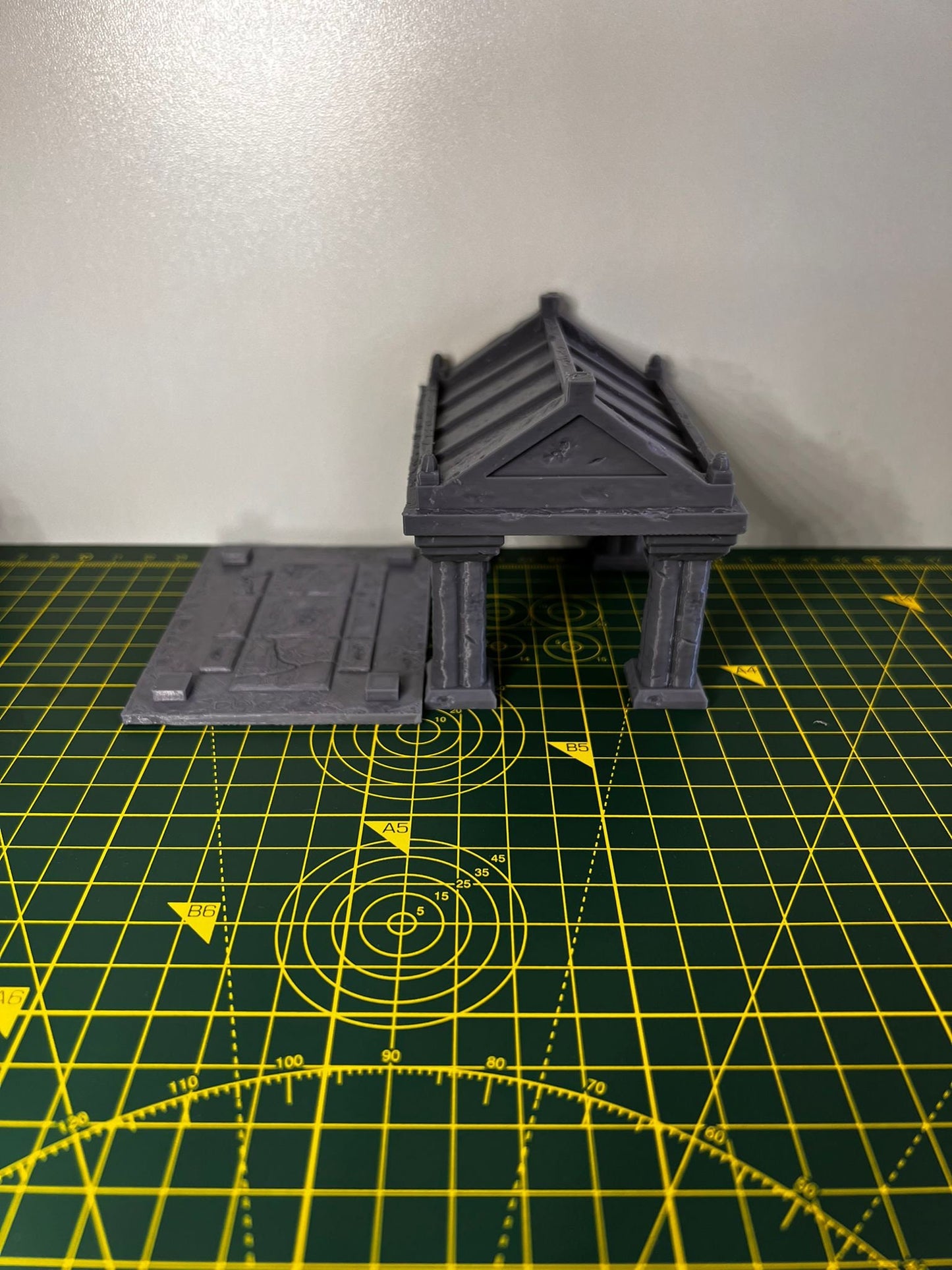 Mausoleum - Scenic DnD Terrain - Halloween Decoration